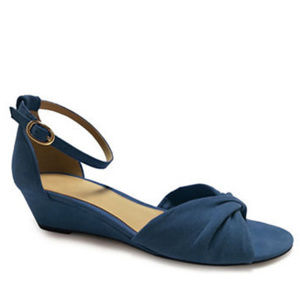 NWT Expression Alina Demi Wedge Sandals